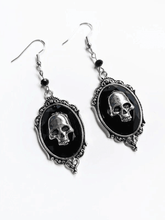 Ohrringe mit Totenkopf Dekor